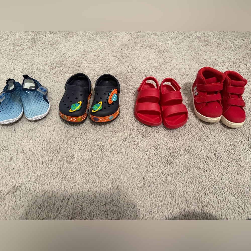 Set of 4 toddler shoes
